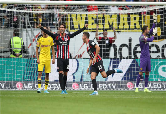 法蘭克福戰勝BVB成功領先
