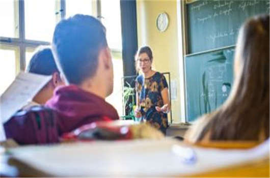 去德國留學，接受一流的教育，不虧本的買賣！